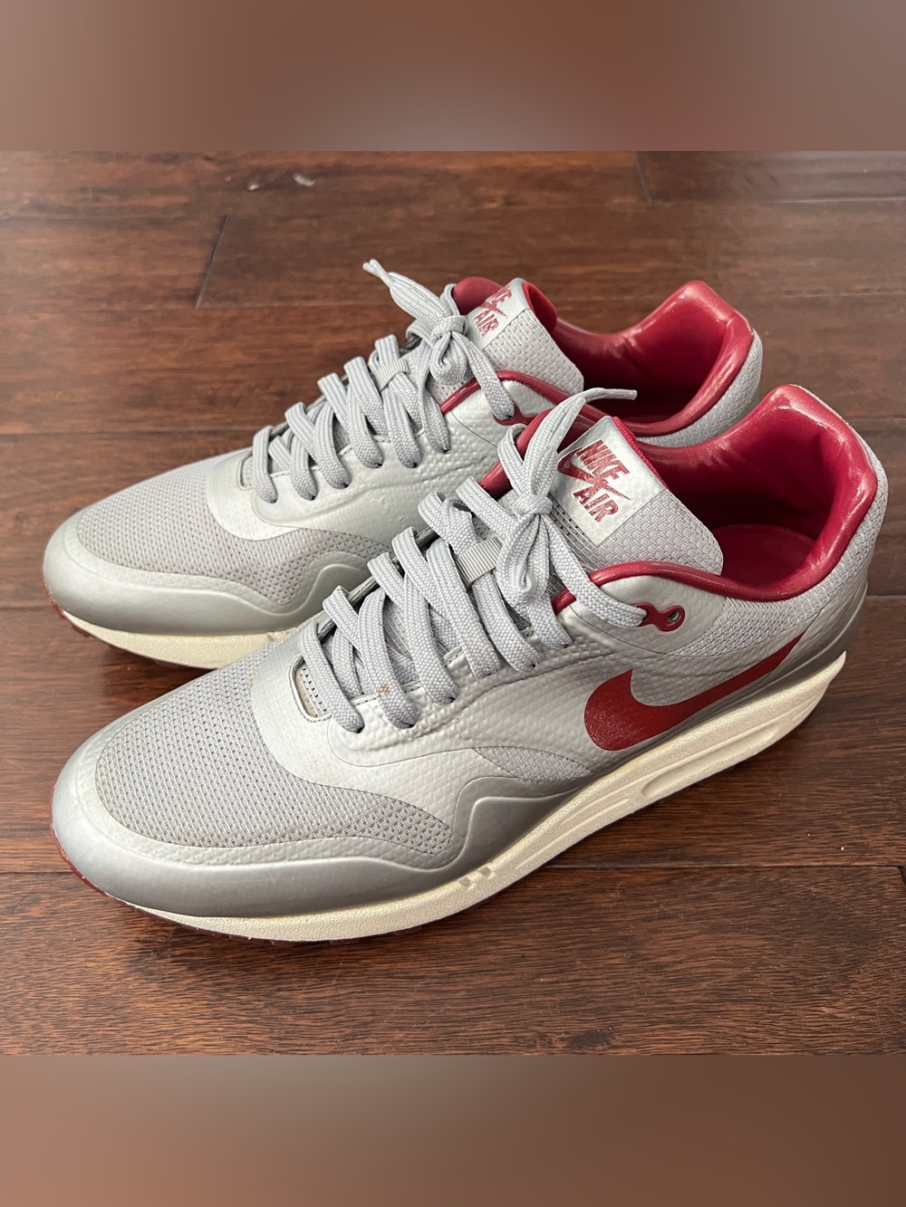 Nike Air Max 1 QS Hyperfuse Night Track Size 10 Metallic Silver/Red 633087-006